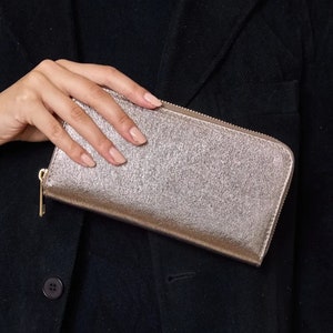 Compagnon Portefeuille en Cuir Irisé.