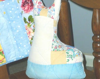 Quilted Cat Pillow: Upcycled Antique Cutter Quilt, Chic Farmhouse Decor