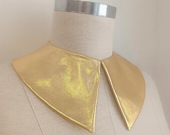 Golden Collar – Shiny Adjustable Costume Accessory for Halloween & Themed Outfits - Pharaoh, Disco or Elvis Outfits, Cleopatra Gold cosplay