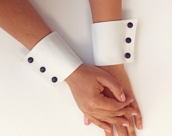 Detachable Wrist Cuffs, Dancing costume cuffs, White wrist cuffs, Wrist Cuffs, Party white cuffs, Wrist accessory, Dance wrist cuffs