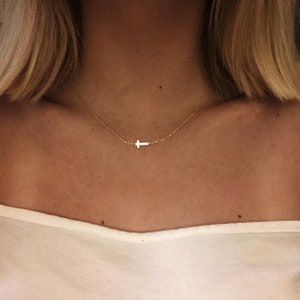 You Are Loved-halsband: litet sidokors i sterlingsilver, Johannes 316, guld, fina trossmycken, bibelvers, dop, inspirerande lager-på-lager