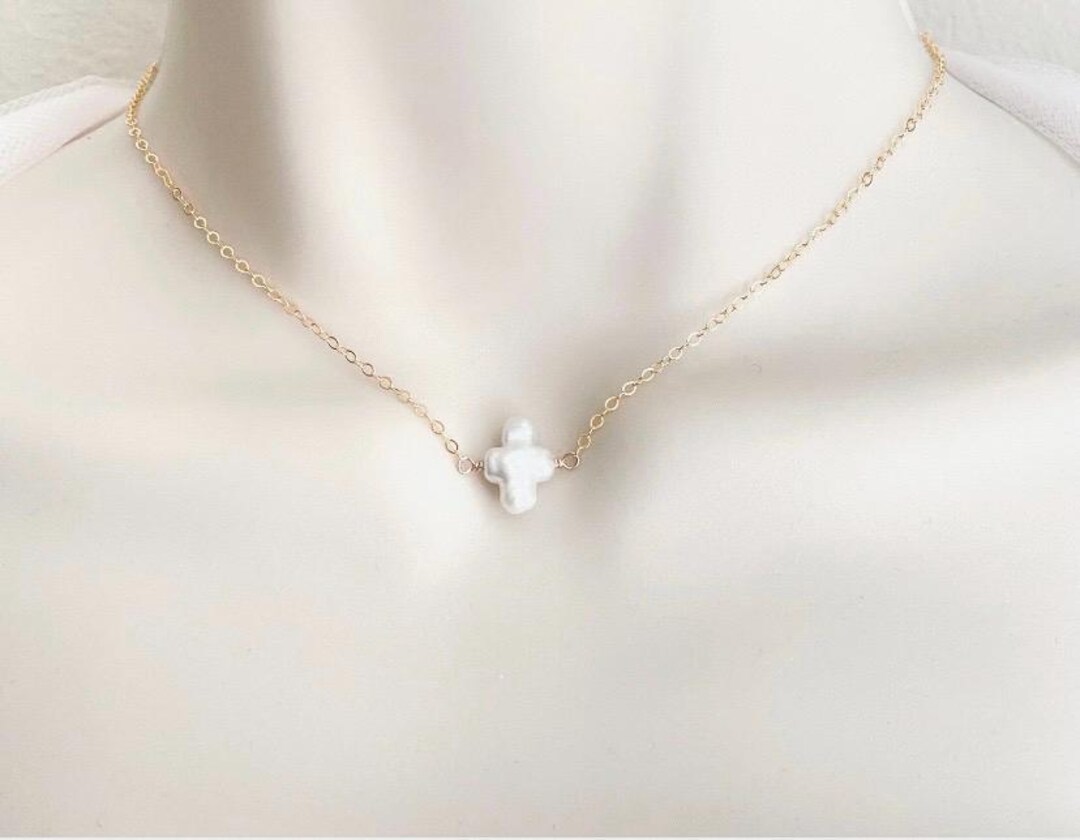 【suzen】rofia Cross White Pearl Necklace suzen(スゼン) - [onlysuzen]ロフィアクロスホワイトパール
