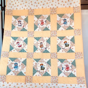 Kitty Cucumber Crib Quilt - Vintage Fabric - Ready to Ship