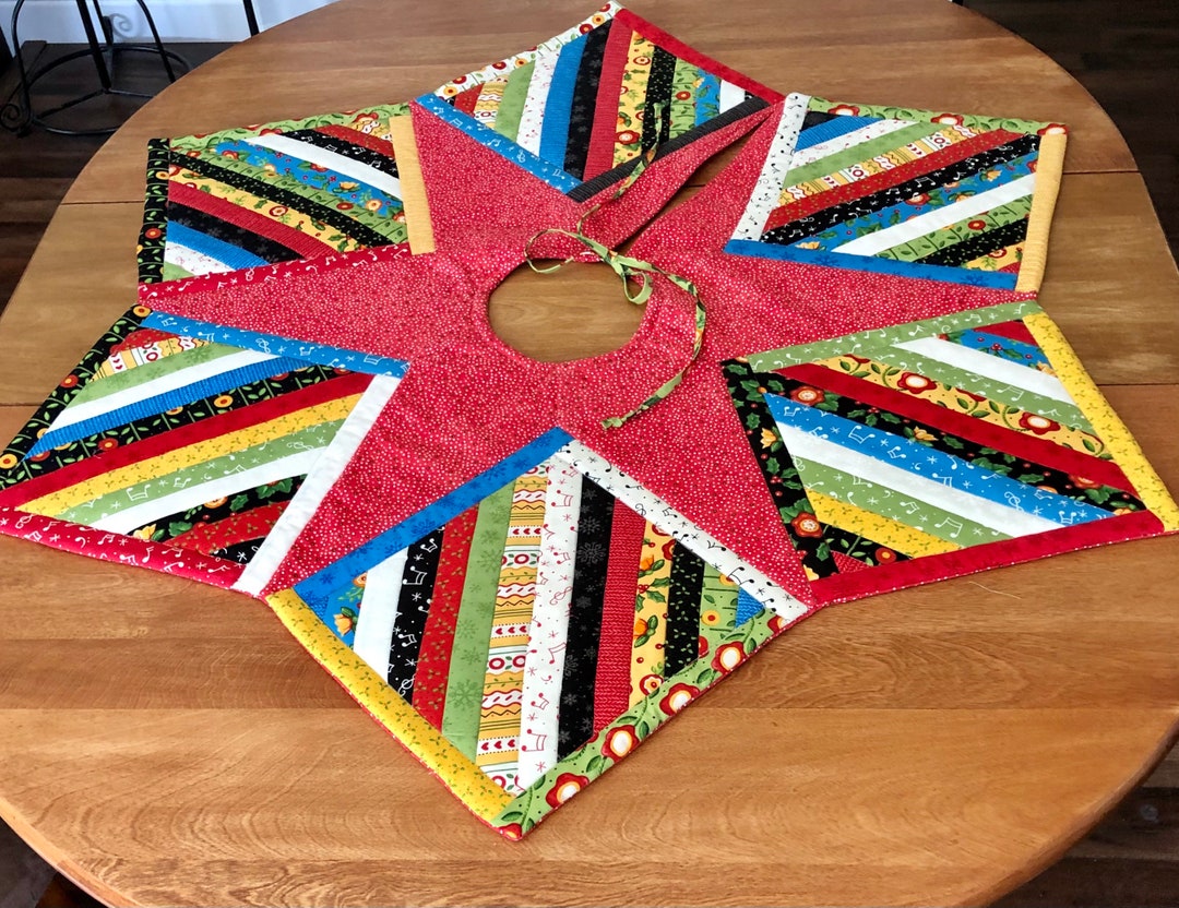 Mary Engelbreit Fabric Christmas Tree Skirt Quilted the Caroler Vintage