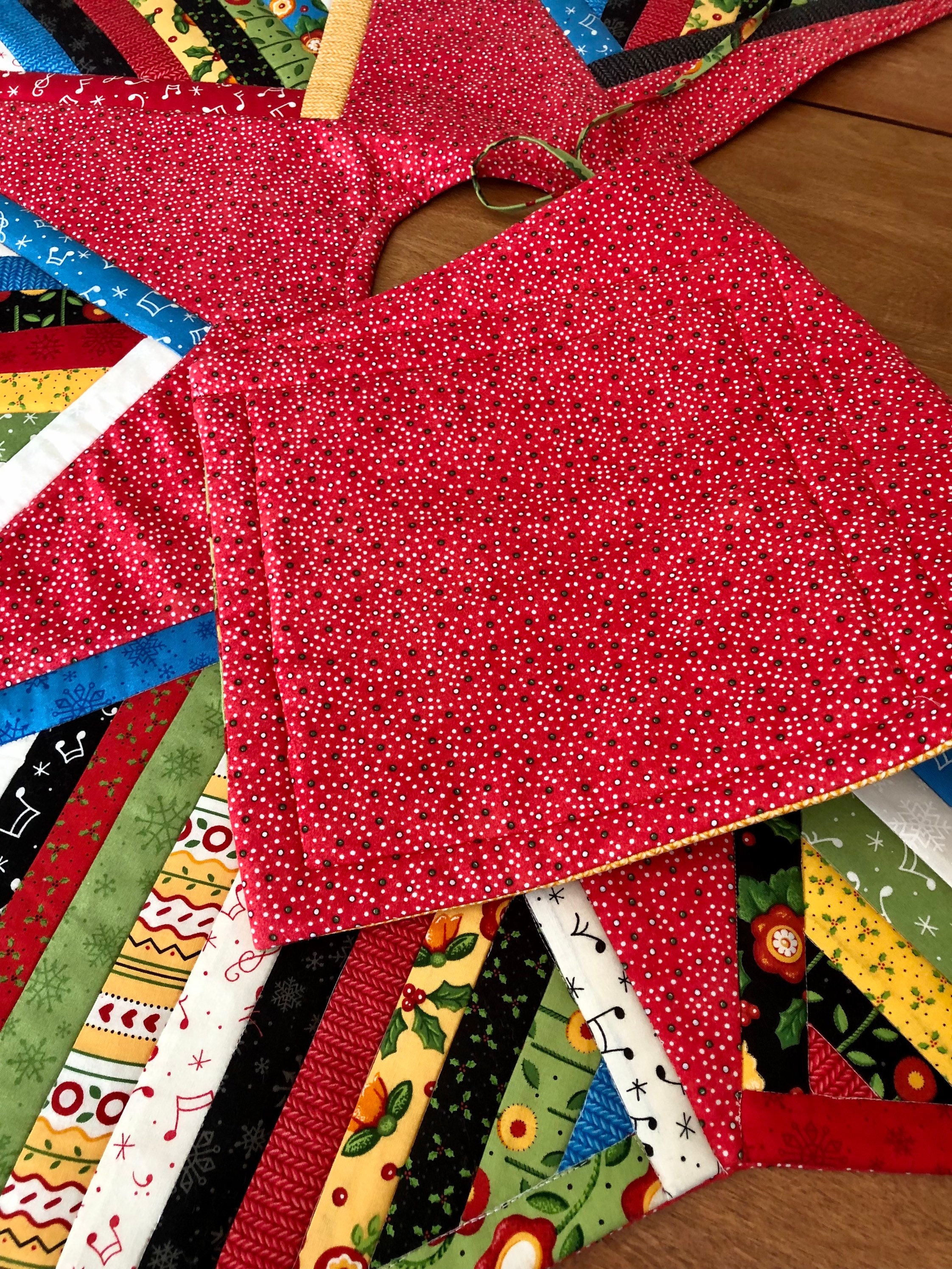 Mary Engelbreit Fabric Christmas Tree Skirt Quilted the Caroler Vintage