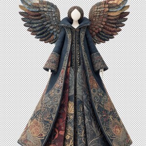 Puede incluir: Figura decorativa de &aacute;ngel con grandes alas detalladas en tonos marr&oacute;n, azul y dorado. El &aacute;ngel viste un abrigo largo azul oscuro con intrincados bordados dorados y motivos florales. La figura tiene un rostro sencillo y p&aacute;lido y cabello casta&ntilde;o.