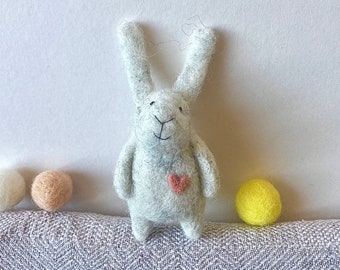 Bunny Brooch, Gray Bunny Brooch, Felt Brooch, Felt Bunny, Gray Bunny with white Scarf, Rabbit Brooch, Christmas Gift