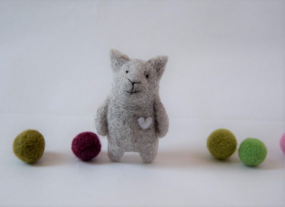 Gray Cat Brooch, Handmade  Brooch, Animal Brooch, Felted Animal, Felted Cat, Needle Felted Cat