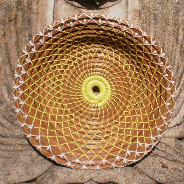 Sunny Mandala – Pine Needle Basket 0424