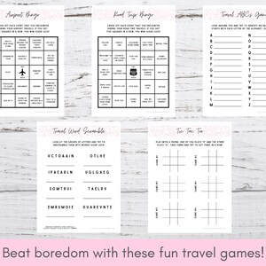 K&ouml;nnte beinhalten: Ein Satz druckbarer Reisespiele mit rosa floralen Akzenten. Die Spiele beinhalten Flughafen-Bingo, Roadtrip-Bingo, Reise-ABC-Spiel, Reise-Wortsalat und Tic Tac Toe.