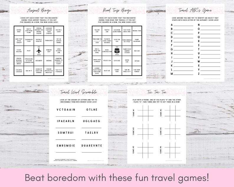 K&ouml;nnte beinhalten: Ein Satz druckbarer Reisespiele mit rosa floralen Akzenten. Die Spiele beinhalten Flughafen-Bingo, Roadtrip-Bingo, Reise-ABC-Spiel, Reise-Wortsalat und Tic Tac Toe.