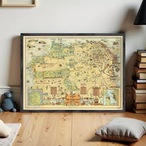 Pode incluir: Um mapa ilustrado de estilo vintage de São Francisco intitulado Map of San Francisco showing principal streets and places of interest. O mapa apresenta um fundo creme com detalhes em amarelo, verde e castanho, incluindo marcos e navios.