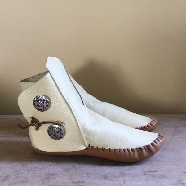 Vintage Taos Two-tone Leather Concho Moccasins Booties Women's Size 6