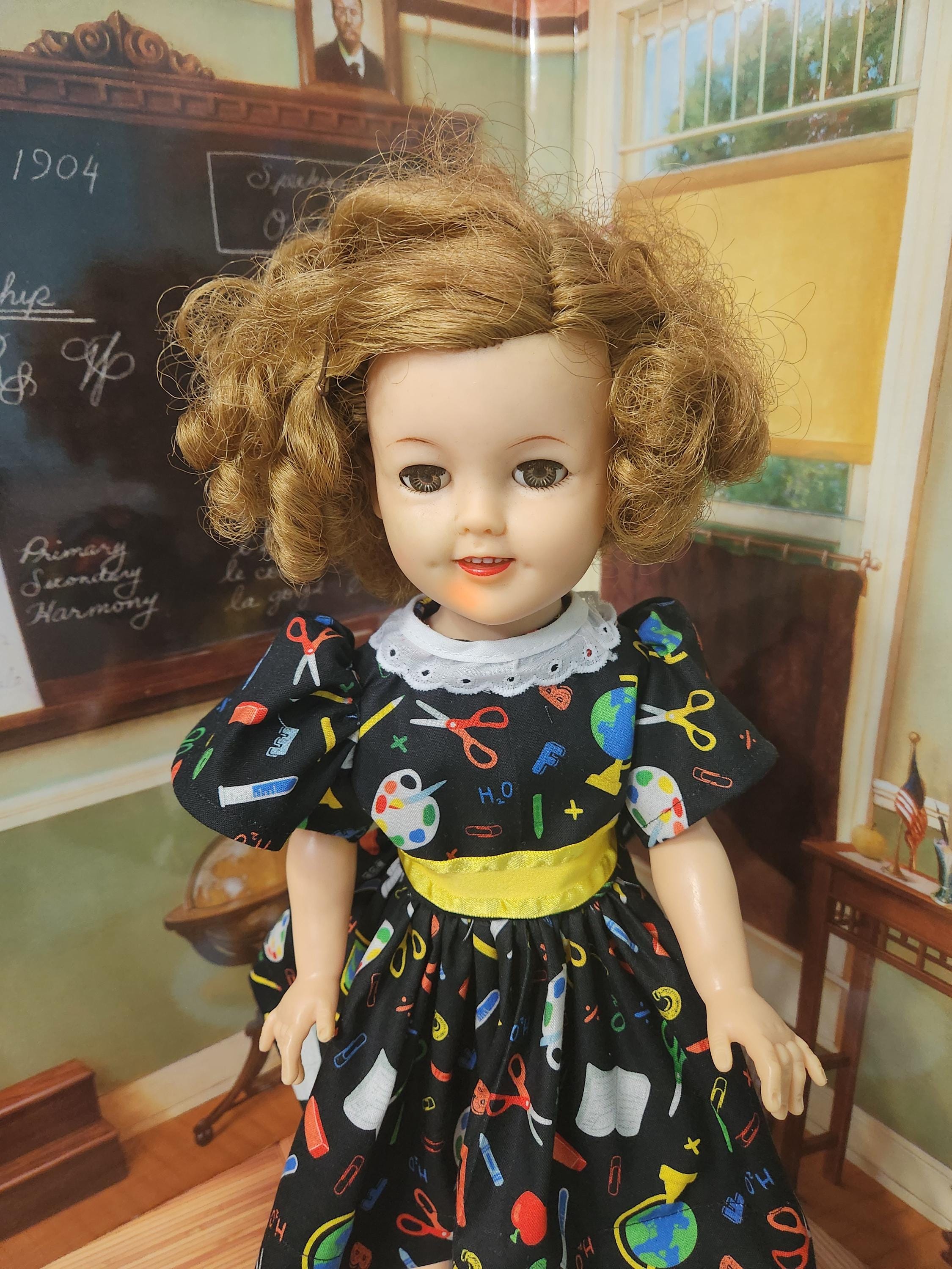 ビンテージ、シャーリー・テンプル人形 ポルカドットのドレス IDEAL ビンテージ、シャーリー・テンプル人形 ポルカドットのドレス IDEAL