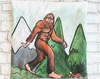 Bigfoot Mountains Pillow Cover