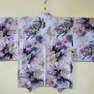 HAORI / Vintage Japanese Haori / Silk Kimono Jacket / Gold Edged Flowers / Vintage Japanese Silk Kimono Jacket / Gift For Her / Mon Kinsha