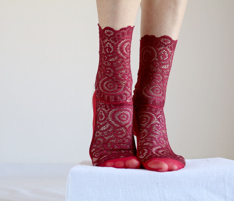 ladies burgundy socks