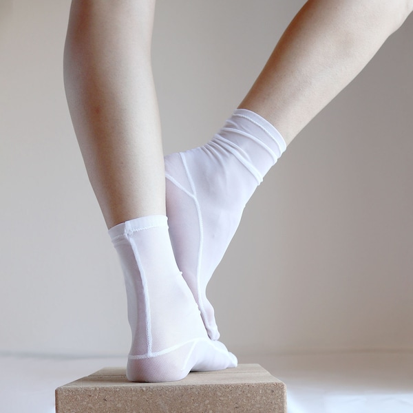 Chaussettes en filet blanc. Chaussettes en nylon transparent. Chaussettes maison. Chaussette de cheville. Cadeau de mariée. Noir ou blanc