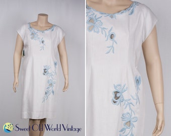 Vintage 1960s Linen White Wiggle Dress with Blue Embroidery, Large