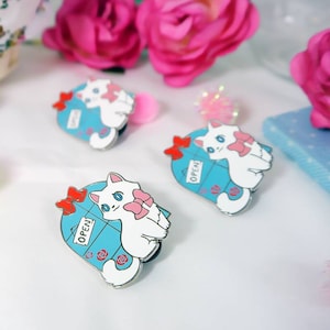 Enamel Pin: Milky the Window Cat - Cat Cafe - Cute Accessory