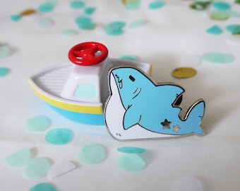 Pin de esmalte: Tiburón cacho - Verano - Océano - Lindo pin chibi