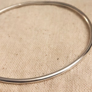 Round - Classic bangle, bracelet sterling silver, hammered or smooth, mibbie stacking