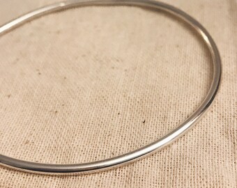 Round - Classic bangle, bracelet sterling silver, hammered or smooth, mibbie stacking