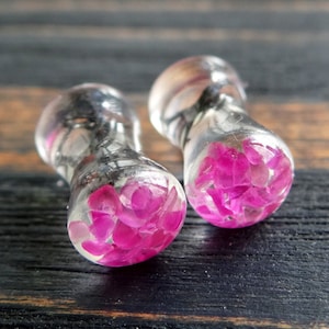 Ruby plugs 4g plugs DOUBLE FLARED 2g earrings 0 gauge plugs Raw Stone plugs Resin gauges 00 gauges Gemstone gauges Fashion plugs Ear tunnels