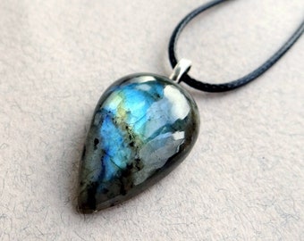 LABRADORITE necklace Genuine stone jewelry Labradorite pendant Boho necklace Blue stone necklace Valentines gift for girlfriend Gothic gifts