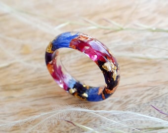 Multicolor Cornflower ring Resin ring flower Nature inspired wedding band gold Promise rings for couples lgbtq Stackable rings Dried flowers