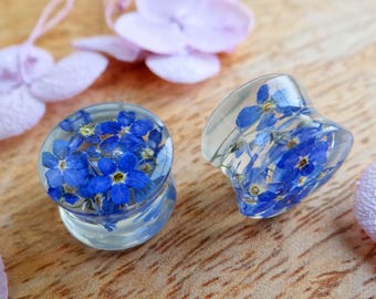 Forget-Me-Not Blue Plugs: Pressed Flower Gauges 8g - 2 Inches, Custom Resin Plugs, Bridal Jewelry