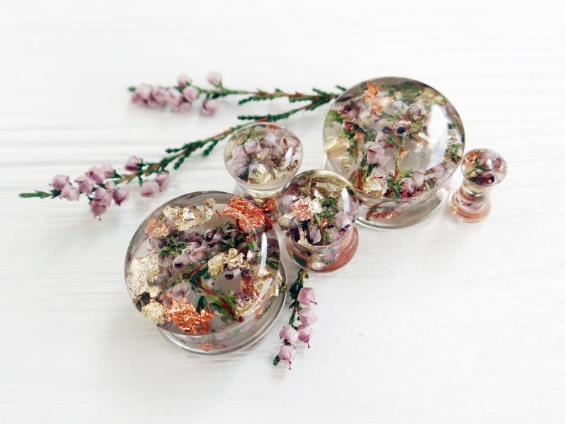 Real Heather plugs and tunnels Wedding gauges Floral gauge 2g 0g 00g 1'' 2'' Nature Resin plugs Lilac flower plug for women for men Ear plug with gold flakes