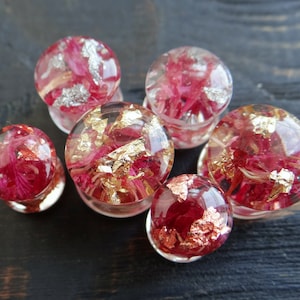 Pink Cornflower plugs and tunnels 4g plugs 2g plugs 0g earrings 00 gauges Bridal plugs Prom ear gauges Nature jewelry Resin plugs flower