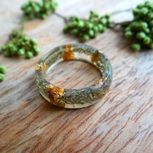 Yarrow Ring, Clear Resin Jewelry: Protection Amulet, Healing Jewelry, Witchy Gift for Her image 4