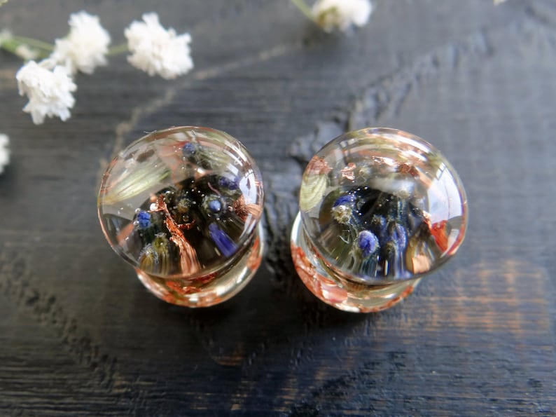 Dried lavender Bridal plugs Boho jewelry Gold wedding gauges 2g wedding plugs 0g plug 00g 2 inch Real flower plug Resin plug Floral ear plug Rose gold