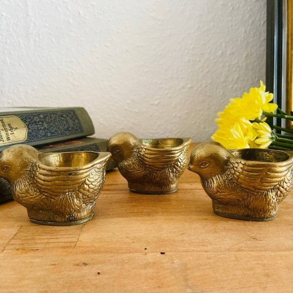 Easter egg stand, bronze vintage bird, pysanky holder, retro kitchen decor, ostrich eggs stand, sphere storage, crystal ball stand