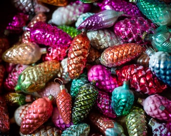 6個以上の松ぼっくりクリスマスガラスオーナメント、ヴィンテージ