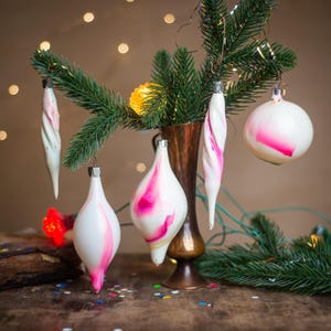 Set van 5 witroze vintage glazen kerstornamenten, ijspegels glas kerstboom hangende boho-decoraties