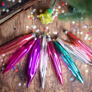 Gedraaide ijspegel kerstornamenten, vintage kerstboomdecor, kwikglasornamenten, retro druppelvormige hangende decoratie