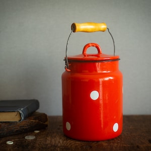 Rustikales Emailgeschirr, Landhausküchendekor, alte Milchkanne, Polka Dot-Emaille-Milchkanister