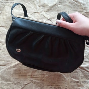 Bolso baguette de piel vintage, bolso retro de media luna, bolsos vintage de moda de los años 70, clutch con cierre de beso