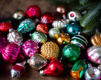 ヴィンテージ風ミニガラス製クリスマスオーナメント（色と形は各種
