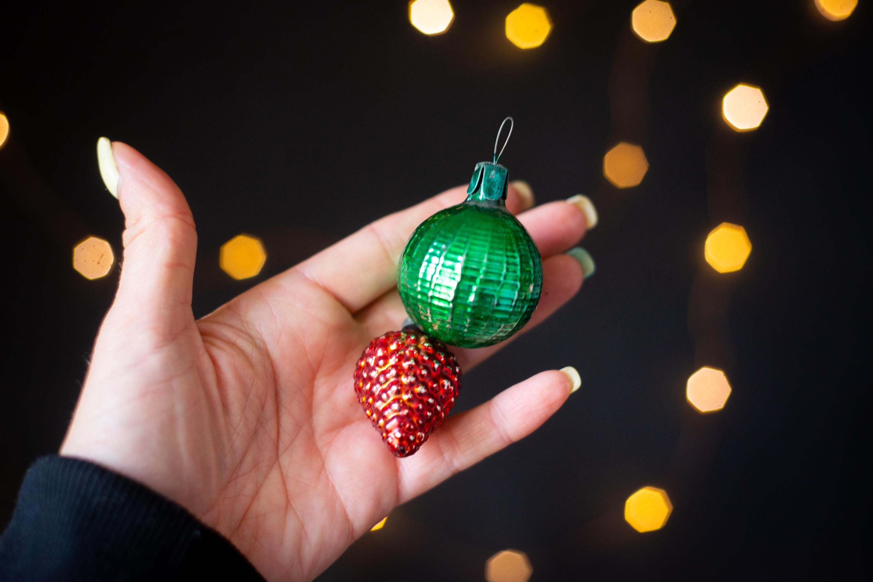 ヴィンテージ風ミニガラス製クリスマスオーナメント（色と形は各種