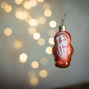 Figura de gnomo, adornos navideños de vidrio vintage de la década de 1970 Naranja