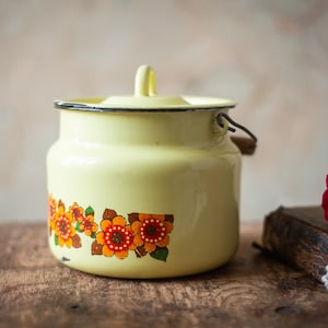 Rustic kitchen yellow enamel milk canister can jag Old milk can Metal enamelware retro kitchen decor rustic vase water pot flower