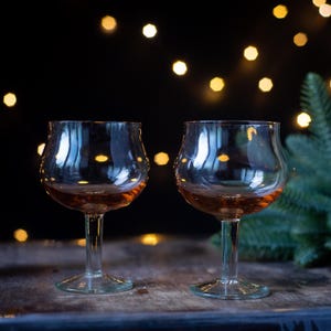 Brandy Glasses Set of 2, Vintage Stemmed Goblets for Wine, Cognac, Whiskey, Retro Barware