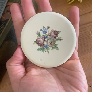 1950s powder box, vintage boudoir cosmetics, compact face powder, Art Deco vanity trinket, dressing table decor, floral ring storage jar