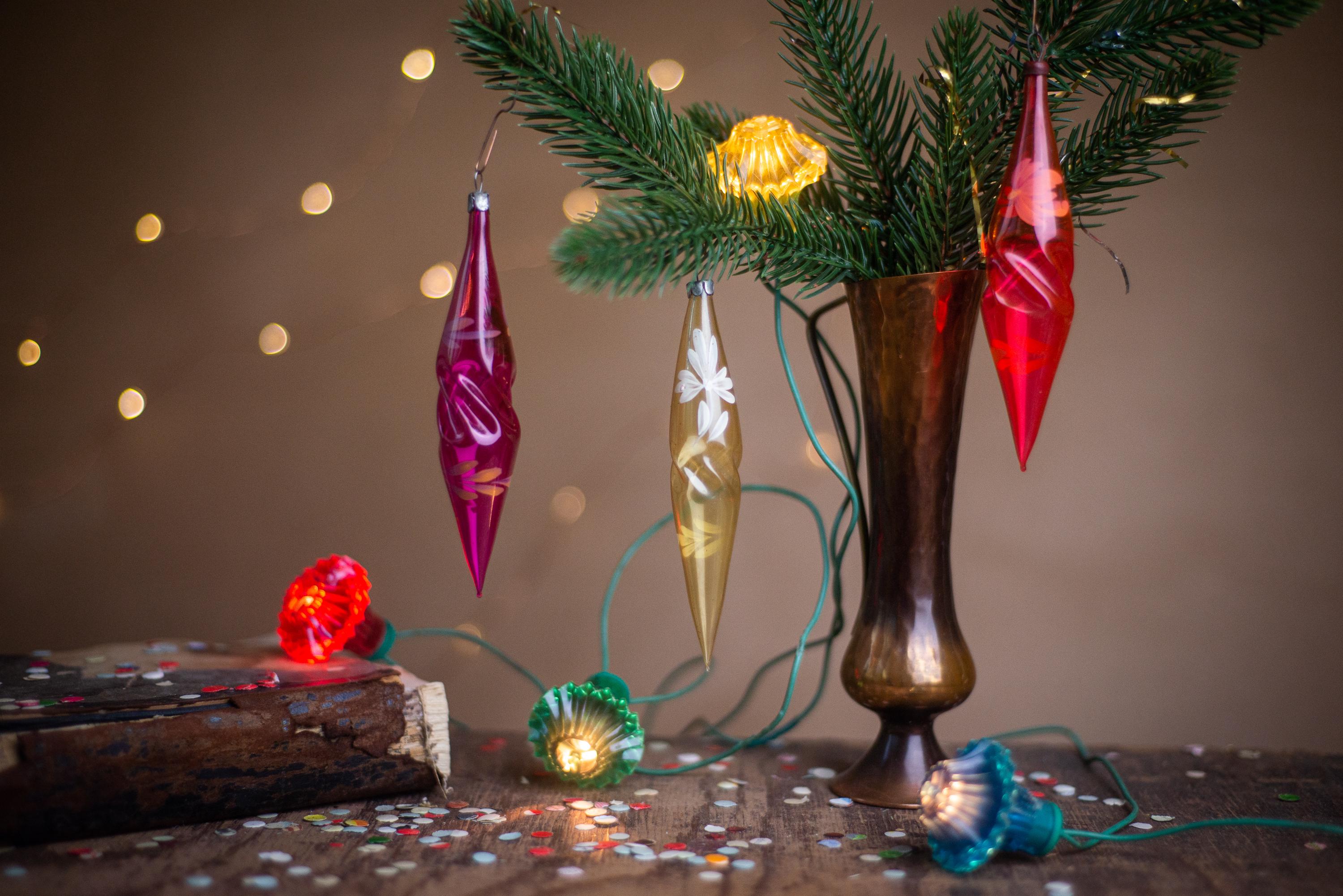ガラス クリスマス　オーナメント　アーツアンドサイエンス 花柄のクリスタルつららのセット、ヴィンテージガラスのクリスマス