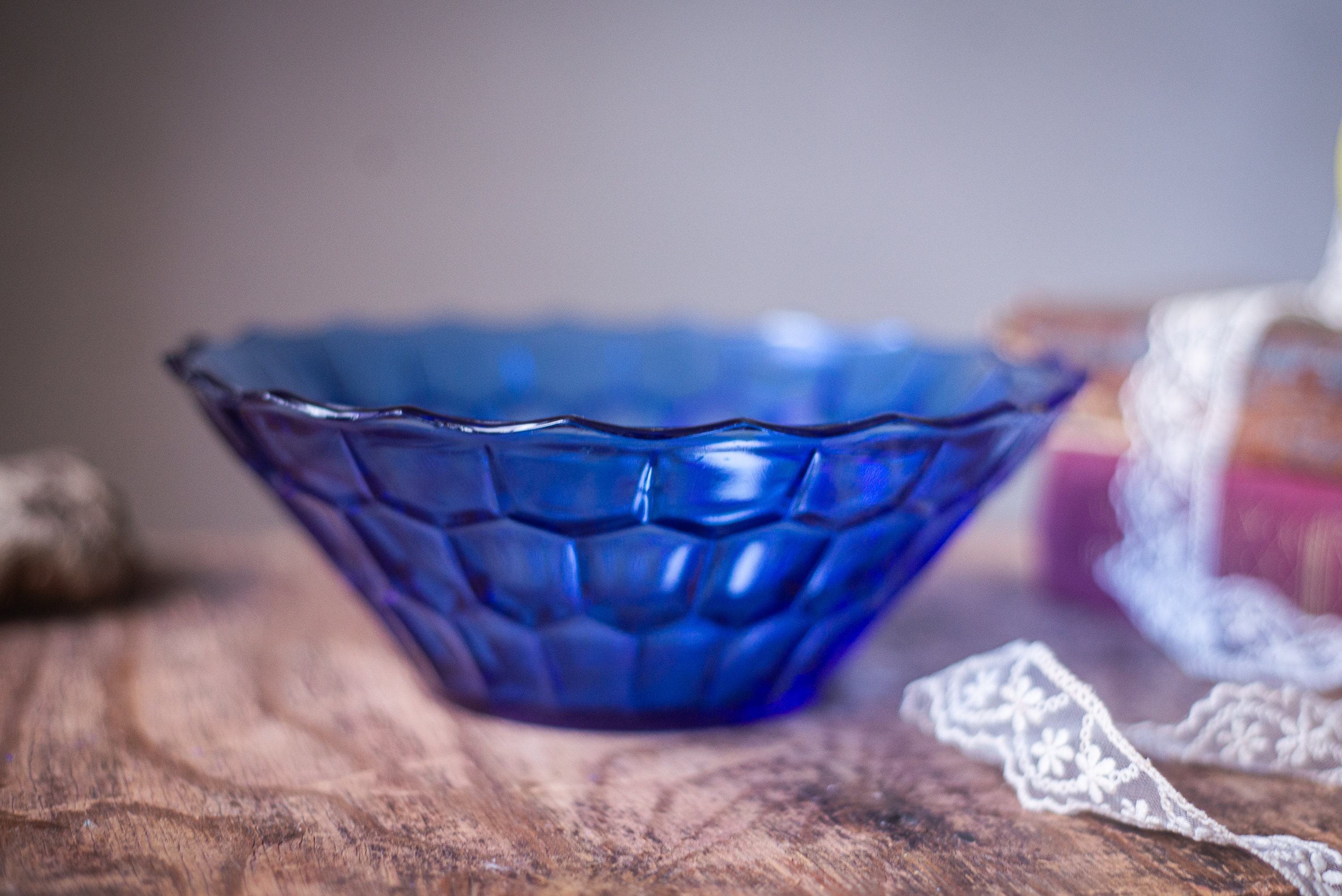 青いガラスデザートボウル フランス製☆青色ガラスデザートボウルと白色カップ2点セット - メルカリ