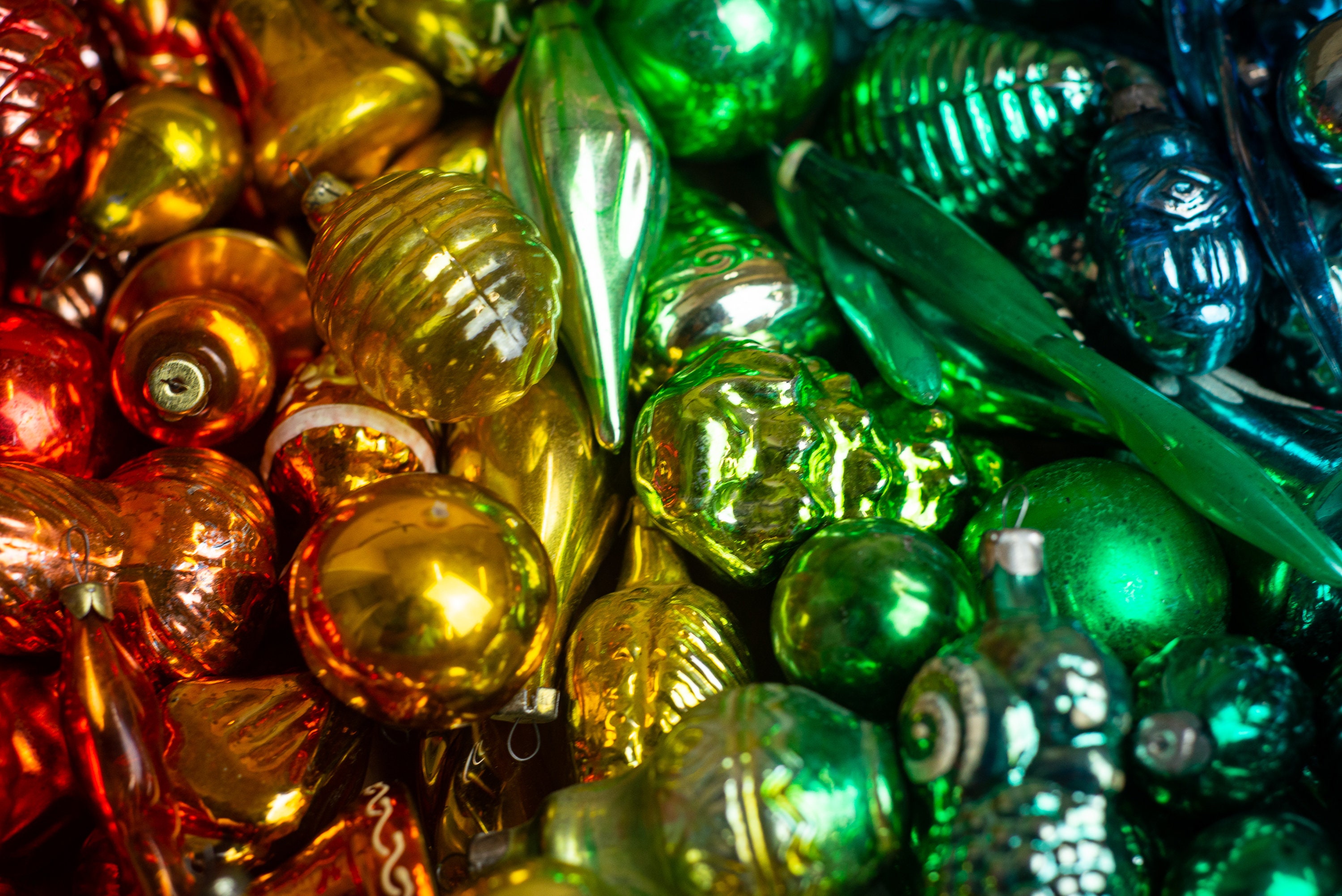 1950年代の虹色のヴィンテージクリスマスガラスオーナメント、ソビエト